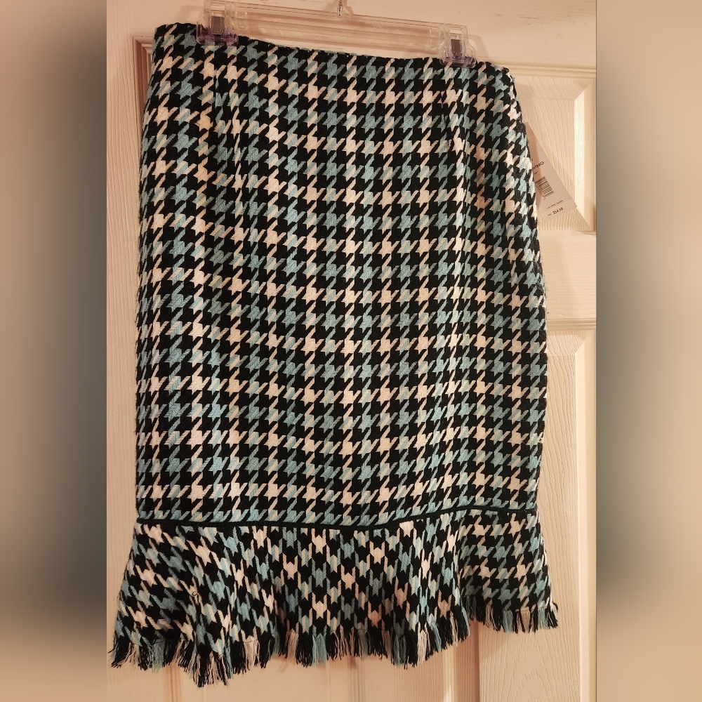 Size 10 Blue lined side-zip skirt